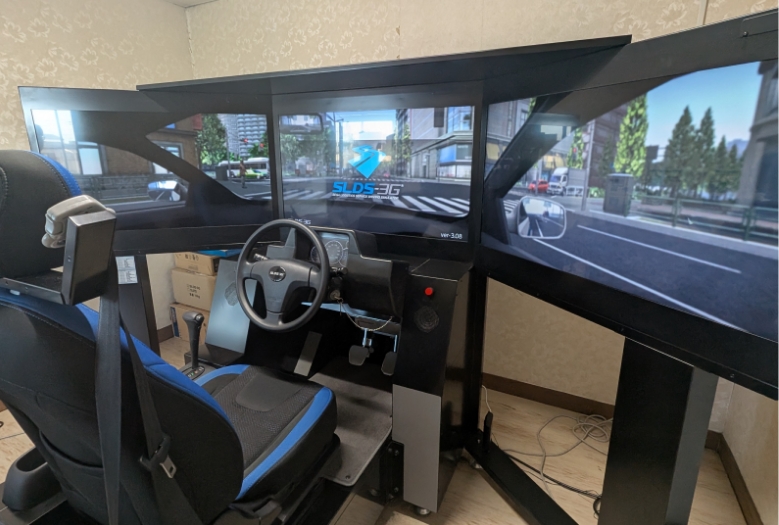 シミュレーター(四輪)